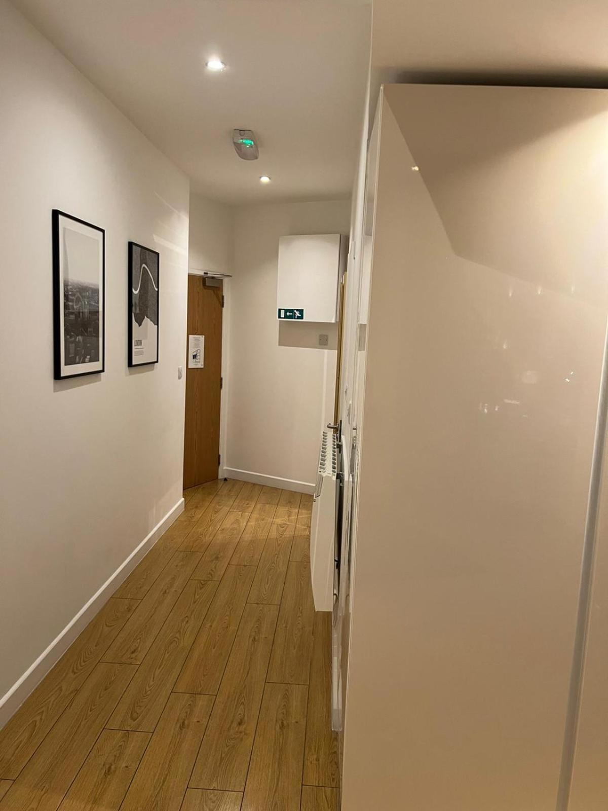 Tranquil 1 Bedroom Retreat In Piccadilly Vr4 Londra Exterior foto